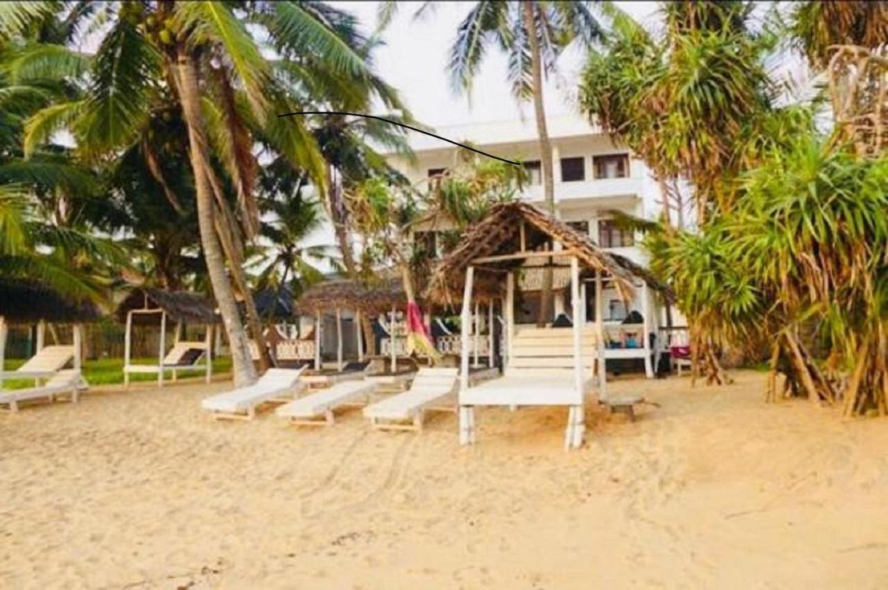 Jasmine Garden Beach Guest House Хиккадува Экстерьер фото