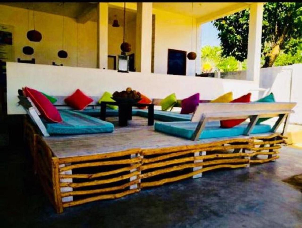 Jasmine Garden Beach Guest House Хиккадува Экстерьер фото