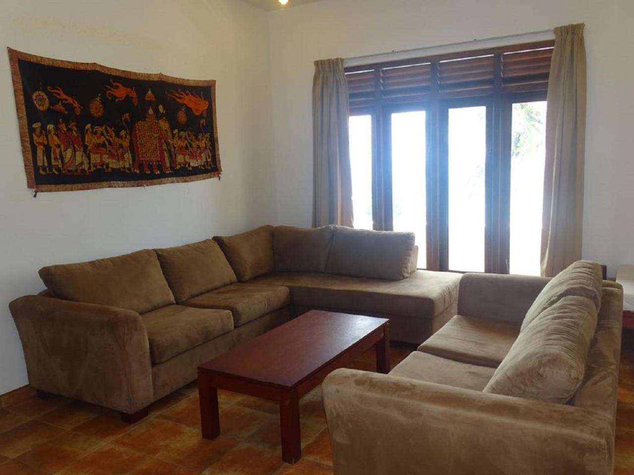 Jasmine Garden Beach Guest House Хиккадува Экстерьер фото
