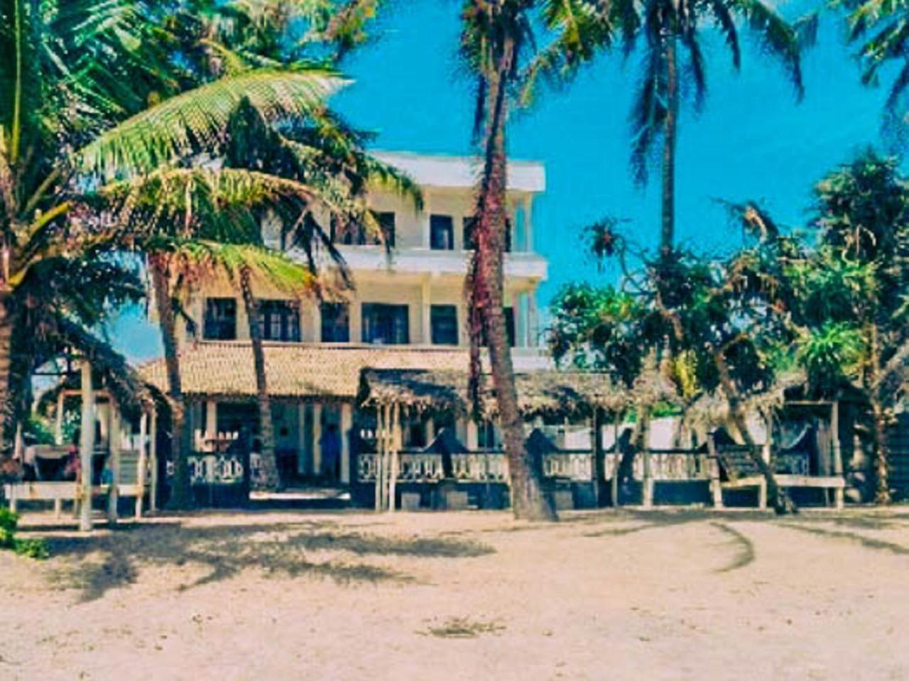 Jasmine Garden Beach Guest House Хиккадува Экстерьер фото