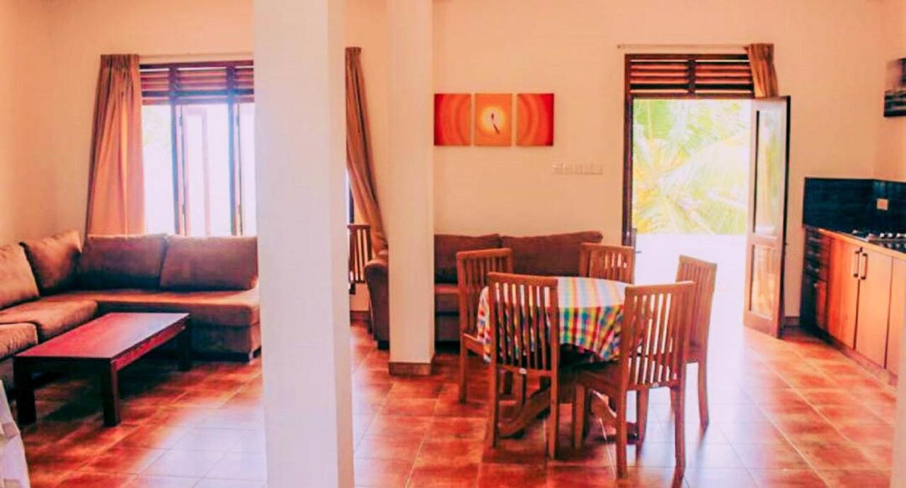 Jasmine Garden Beach Guest House Хиккадува Экстерьер фото