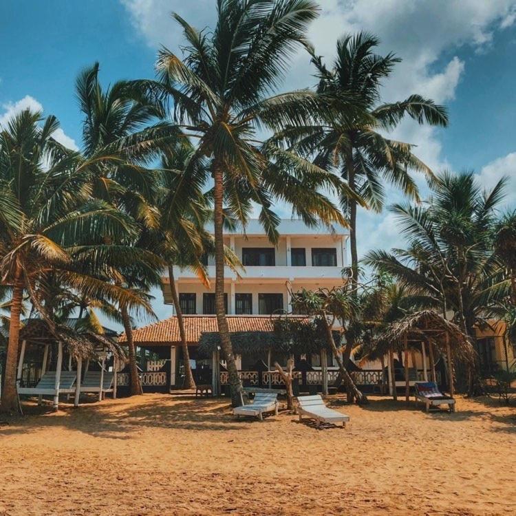 Jasmine Garden Beach Guest House Хиккадува Экстерьер фото